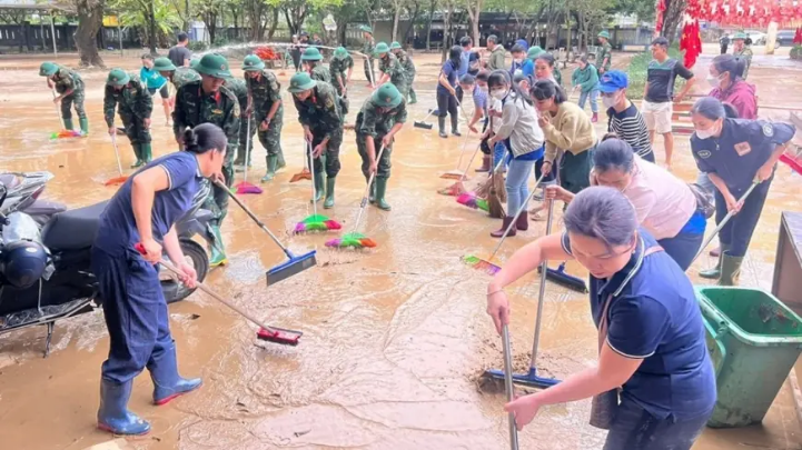 Thủ tướng chỉ đạo khẩn trương khắc phục hậu quả bão số 13